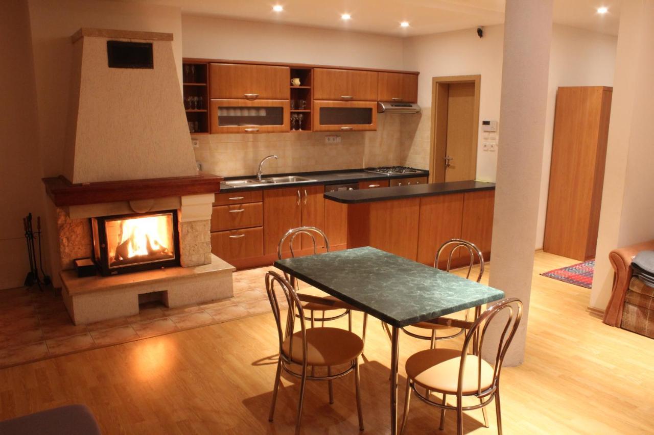 Apartman Triga ซนินา ภายนอก รูปภาพ