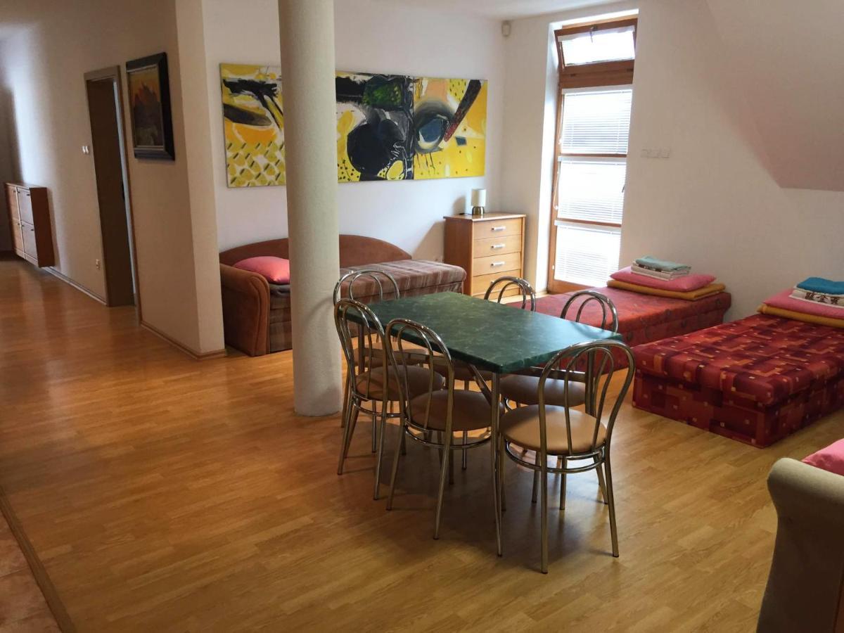 Apartman Triga ซนินา ภายนอก รูปภาพ